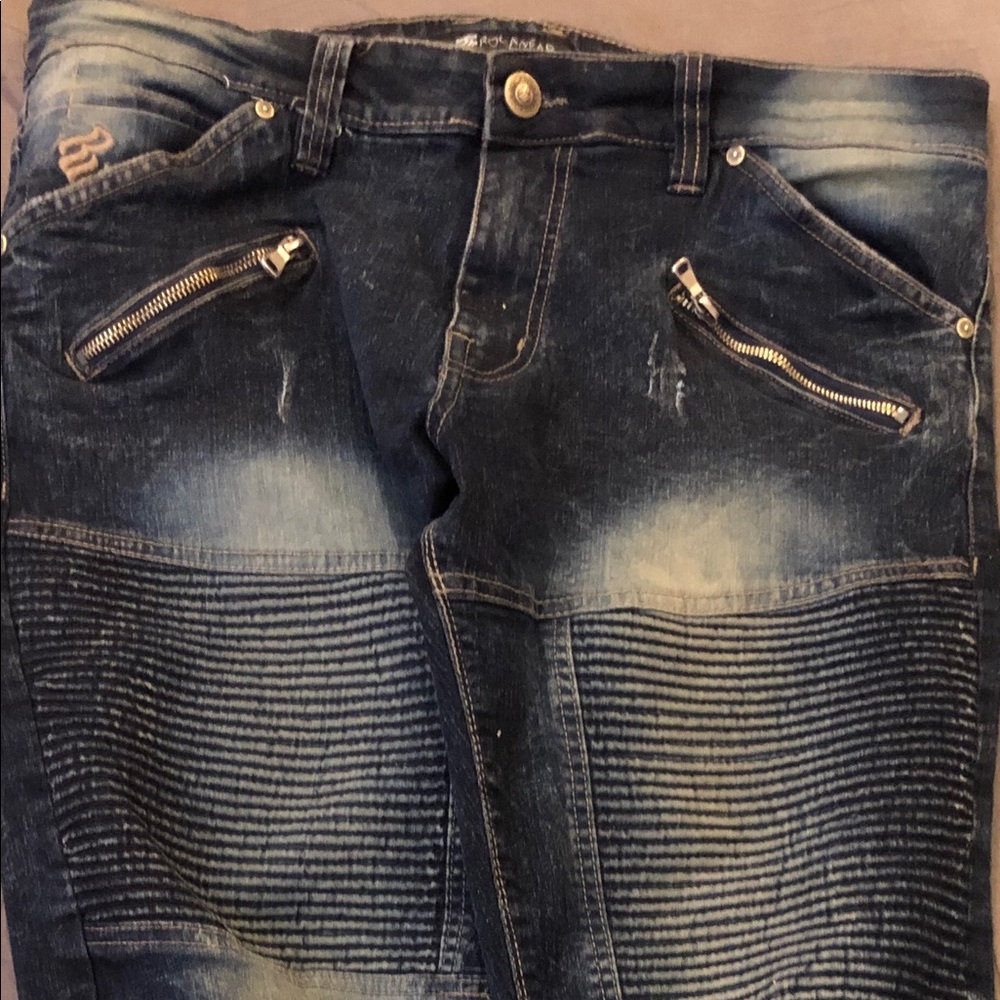 New only worn twice fit to big on me